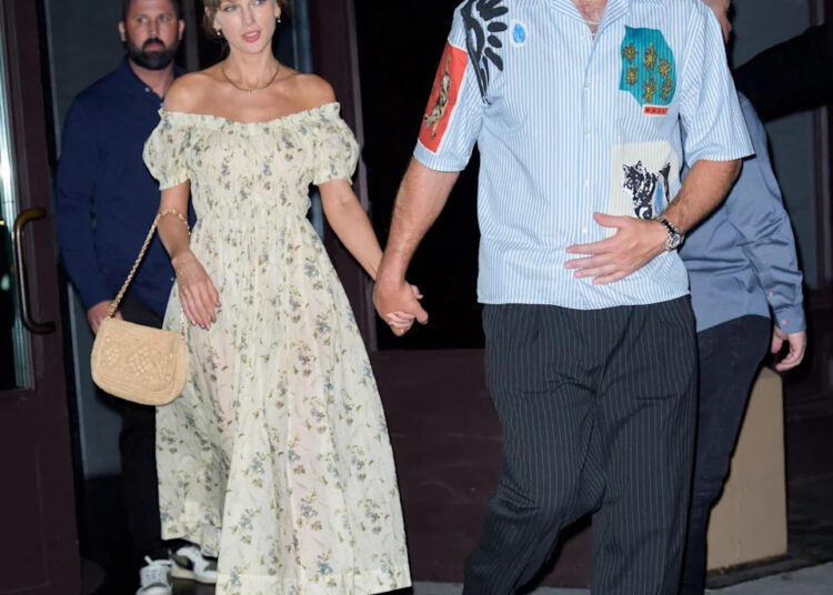Taylor Swift constrói 'palco enorme' para casamento MSG enquanto o prefeito de Nova York aparentemente confirma a data