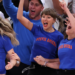 Taylor Swift homenageia Stevie Nicks com seu estilo de jogo 4 dos Knicks