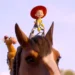 Taylor Swift se sente 'muito sortuda' por escrever uma música para seu filme favorito de Toy Story