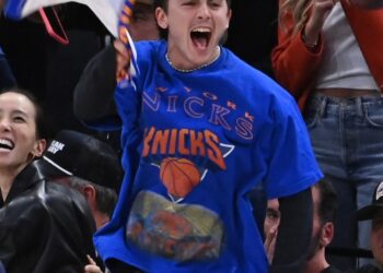 Timothée Chalamet, Príncipe Harry e Spike Lee assistem à vitória do campeonato dos Knicks
