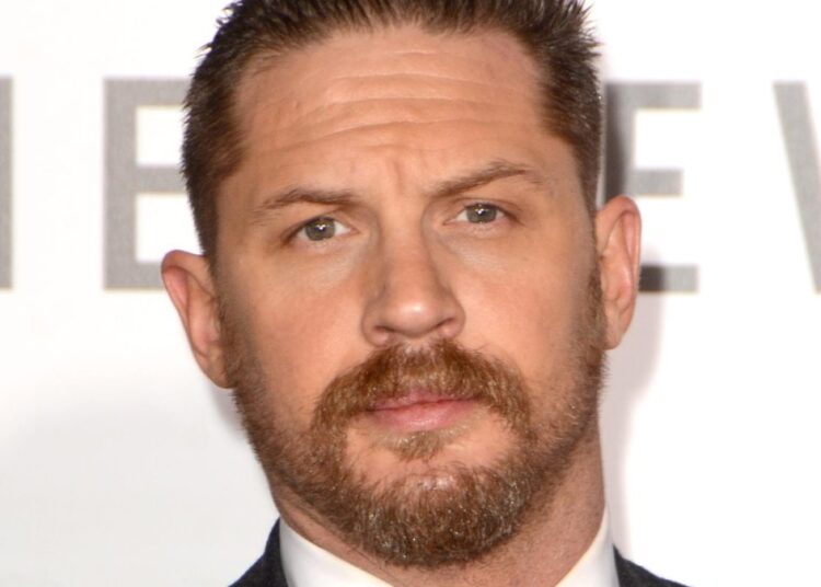 Tom Hardy expande sua carreira musical com nova colaboração CZARFACE