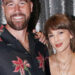 Travis Kelce rouba show em show em meio a rumores de casamento de Taylor Swift