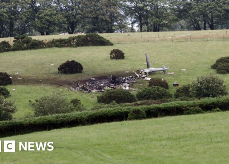 Três mortos em acidente de helicóptero da Marinha Real em Devon