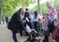 Trooping the Colour: Rei Charles e Rainha Camilla partem do Palácio de Buckingham para o desfile de aniversário do Rei – atualizações ao vivo