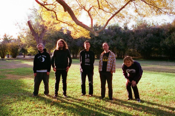 Ty Segall anuncia novo álbum e EP, compartilha nova música