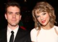 Veja a adorável foto de reminiscência de Taylor Swift com o irmão Austin Swift antes do lançamento de 'Toy Story 5'
