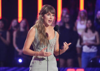 Vídeo de Taylor Swift recebeu vaias durante show de despedida de Alan Jackson