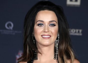 Watch It Burn, de Katy Perry, lidera votação semanal dos fãs para melhor música nova | 97 Seven Country WGLR – A melhor variedade de país dos três estados