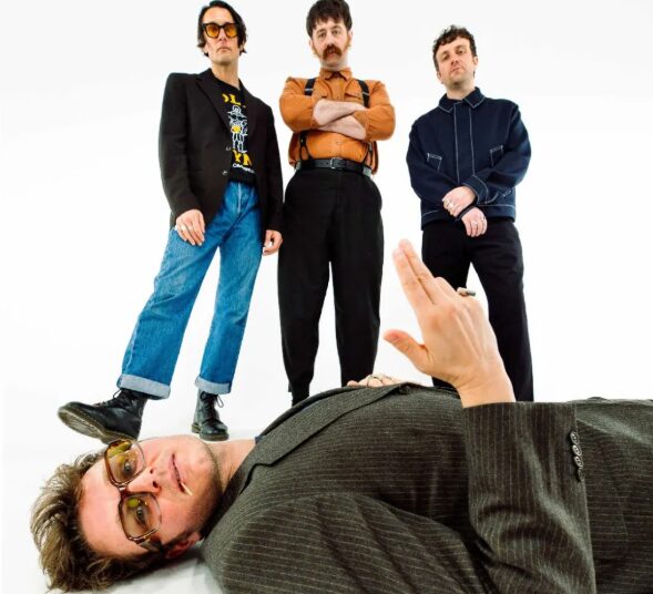 Yard Act provoca ‘Você vai precisar de um pouco de música’ com segundo single New Beginnings
