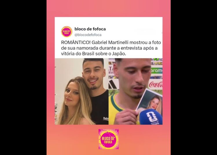 ROMÂNTICO! #gabrielmartinelli  mostrou a foto de sua namorada durante a entrevista .