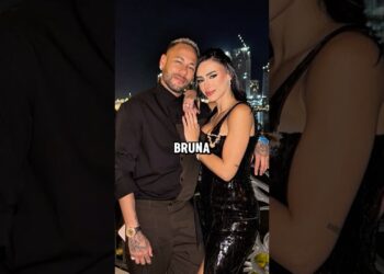 Bruna Biancardi está com Neymar só por interesse #neymar #brunabiancardi #fofoca #noticias