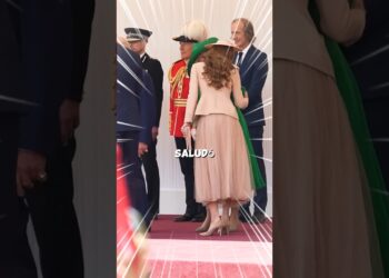La Razón por la que la Princesa Catalina Rompió el Protocolo.