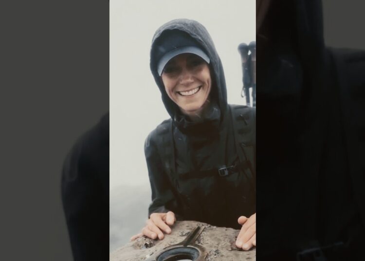 Kate Middleton emociona fãs com novas fotos 👑
