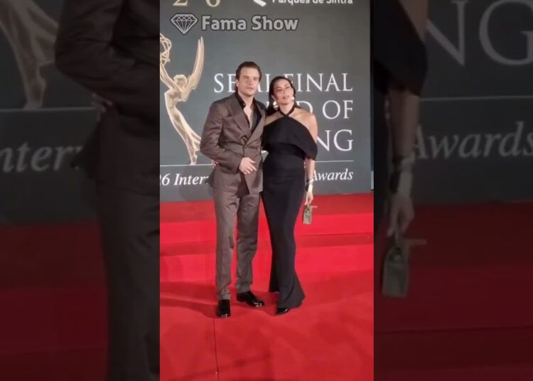 João Jesus e Sofia Ribeiro assumem namoro em noite especial | Fama Show