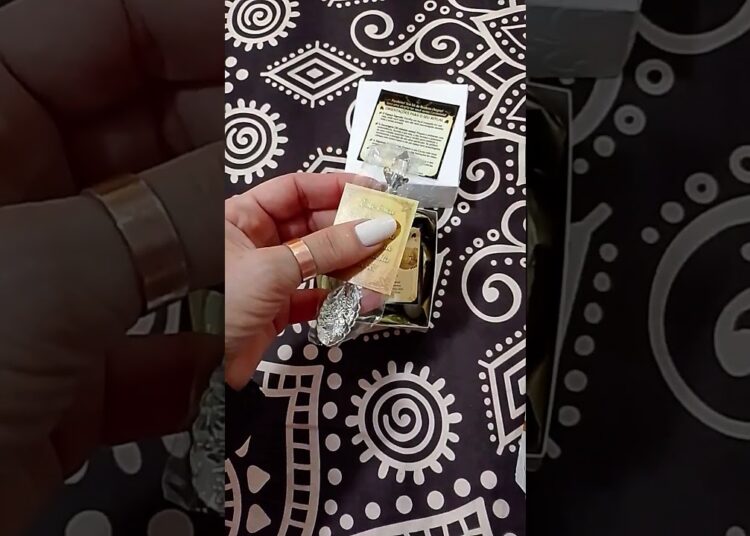 Despertar da Realeza – Cerimônia de Cacao Sagrado na sua casa. Link na descrição!