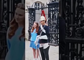 Heartwarming moment when Peter Ellis girlfriend visited him #peterellis #kingsguard #realeza #love
