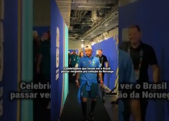 Celebridades que foram torcer pelo Brasil e viram a seleção passar vergonha. Oque acharam?