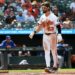 Blaze Alexander, de Orioles, fratura a mão ao ser atingido por um arremesso contra o Royals | WTVB | 15h90 · 95,5 FM