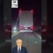 Homem pegando carona na rabeira de carreta em BR 116 em Realeza MG