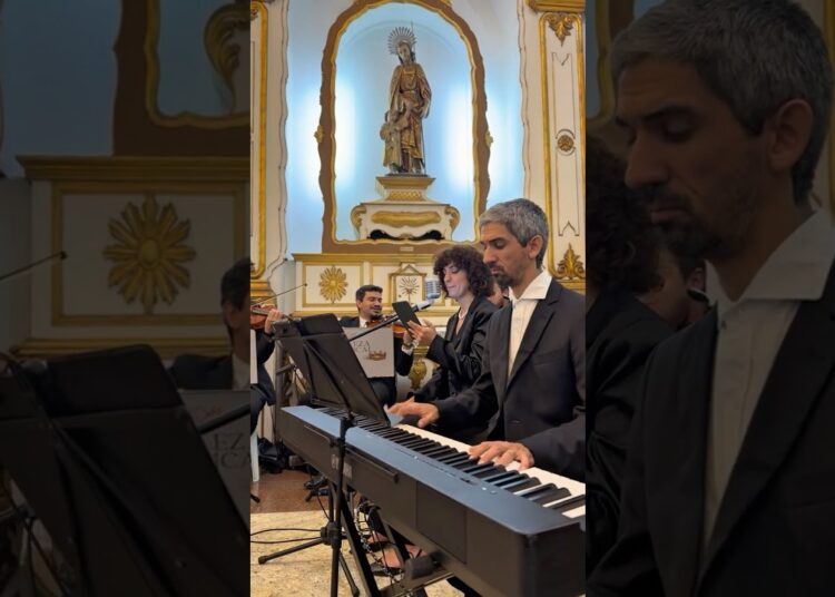 Chuva de Graça | Orquestra Realeza Musical | Músicos Para Casamento