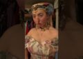 Essa garota parece que nasceu na época errada. #curiosidades #realeza #inglaterra #viral #shorts