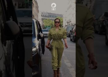 تفاصيل 4 إطلالات ظهرت بهم نيللي كريم في أسبوع الموضة في باريس