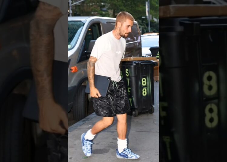 STARS OUTFIT pt.434  Justin Bieber outfit at SKYLRK Pop-Up shop in New York 2026