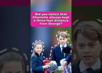 Did you notice that Charlotte always kept a three-foot distance from George? #royal #charlotte