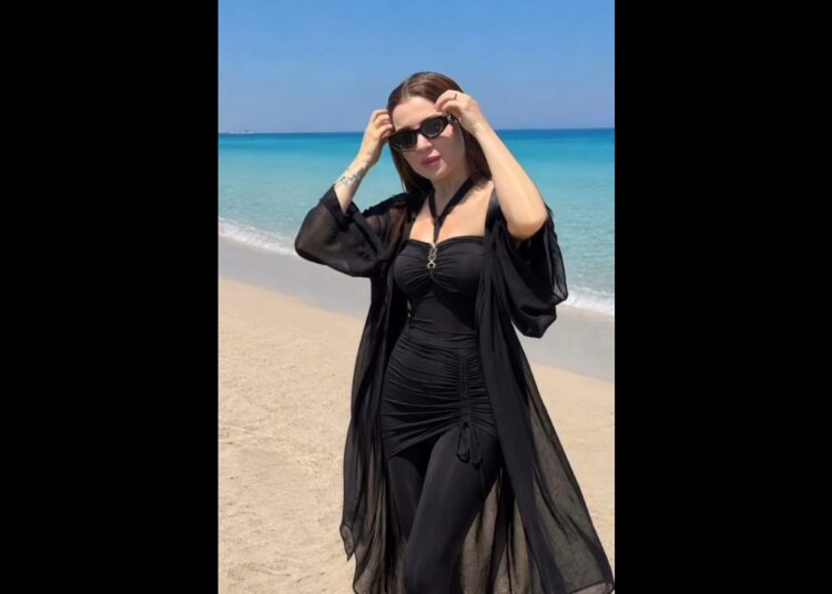 هتبيع مايوهات 😱اعتزال مى عز الدين التمثيل بمعاونة زوجها ودخولها عالم الموضة والجمهور لية كدة الحقيقة