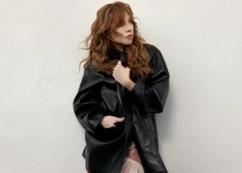 7 novas músicas lançadas hoje para ouvir: Carly Rae Jepsen, Hovvdy e mais