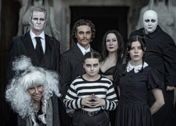 'A Família Addams' do Sullivan Theatre abraça o incomum