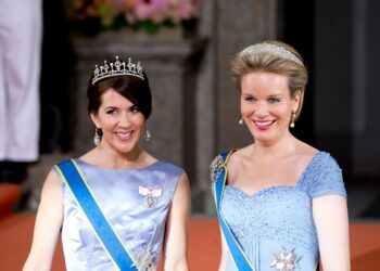 A Rainha Maria enfrenta uma regra de joalheria real antes de seu tão aguardado reencontro com a Rainha Mathilde