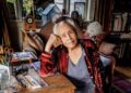 A artista Betye Saar, cujo trabalho refletia a identidade negra, morreu aos 99 anos