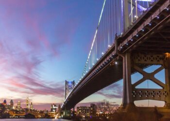 A celebração do 100º aniversário da Ponte Ben Franklin contará com entretenimento ao vivo e shows de luzes especiais em 11 de julho