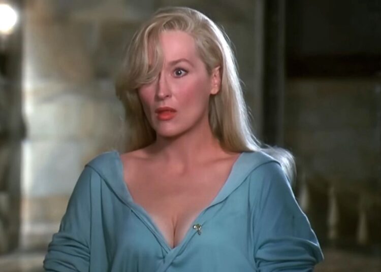 A cômoda de Meryl Streep interveio para salvar uma cena famosa em “Death Becomes Her”