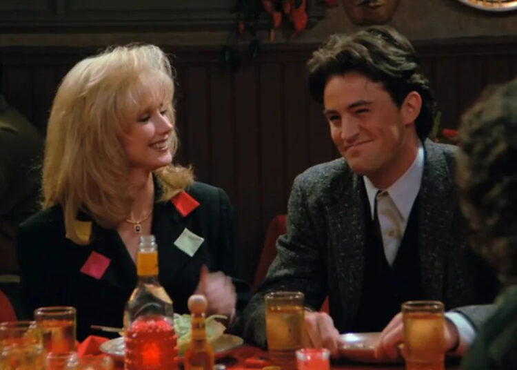 A doce conexão que Matthew Perry e sua mãe na TV tinham antes de trabalharem juntos em Friends