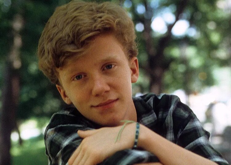A estrela de 'Breakfast Club' Anthony Michael Hall revela a chave para sobreviver em Hollywood após 51 anos