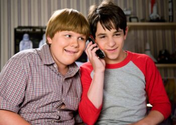 A estrela de “Diário de um Wimpy Kid”, Robert Capron, completa 28 anos - veja o quanto Rowley Jefferson mudou