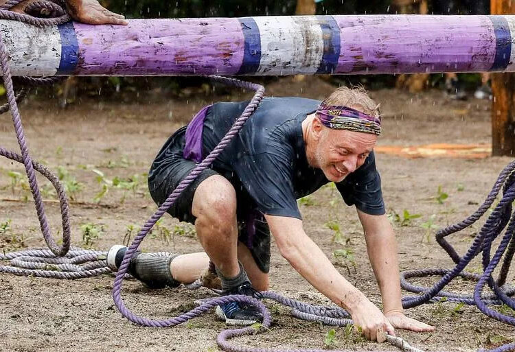 A estrela de Dutton Ranch provoca o próximo anúncio do elenco do Survivor