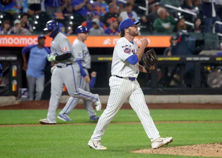 A implosão do arremesso gradativo do Mets desperdiça a liderança inicial em uma derrota feia para o último colocado Royals