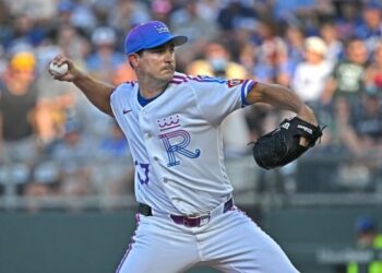 A saída de Carter Jensen completa o rali de 10ª entrada do Royals sobre Padres