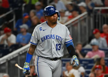 A última mudança na escalação do Kansas City Royals abre novas questões sobre Salvador Perez