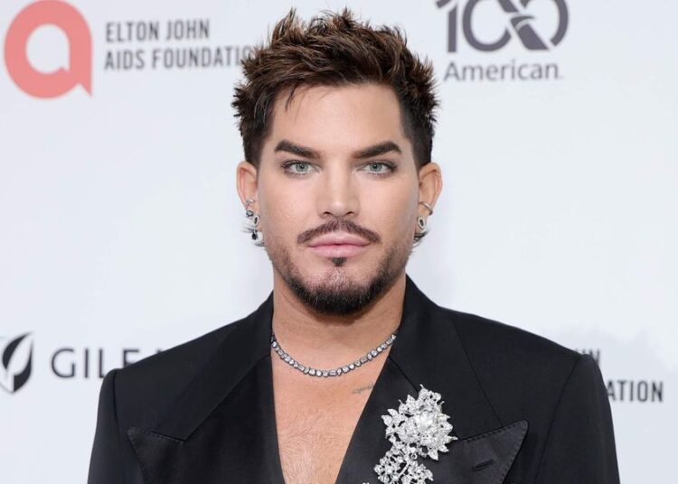Adam Lambert fala sobre o 'reajuste' de sua separação