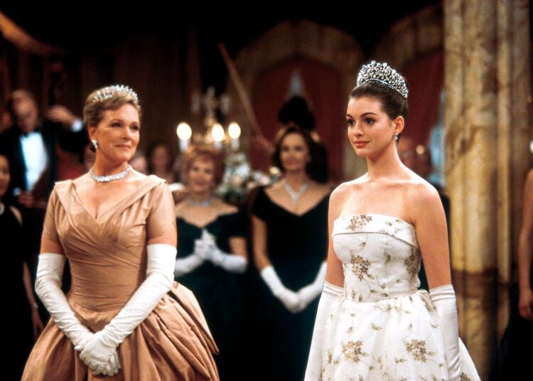Anne Hathaway confirma que “Diário da Princesa 3” ainda está acontecendo e explica por que teve que ‘recomeçar’