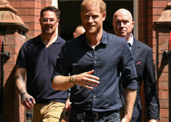 Aproximação real: Harry e Meghan fazem uma rara visita ao rei e à rainha
