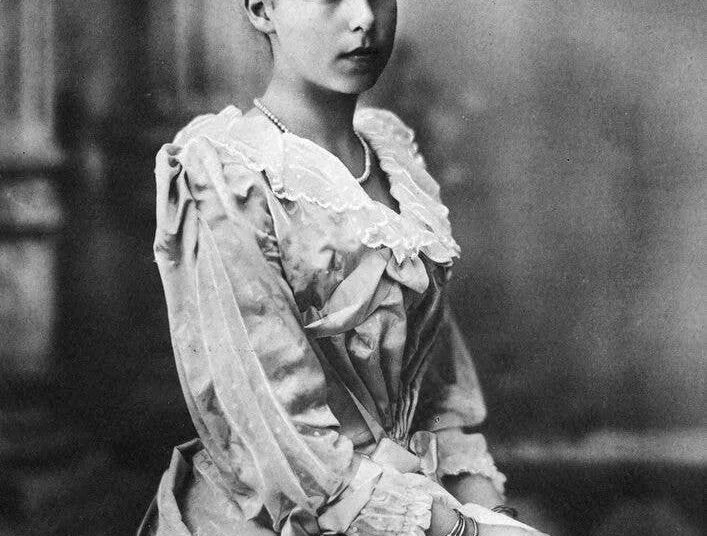 As 'amaldiçoadas' tiaras reais britânicas