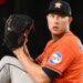 Astros trocam arremessador substituto para Royals em troca de prospecto