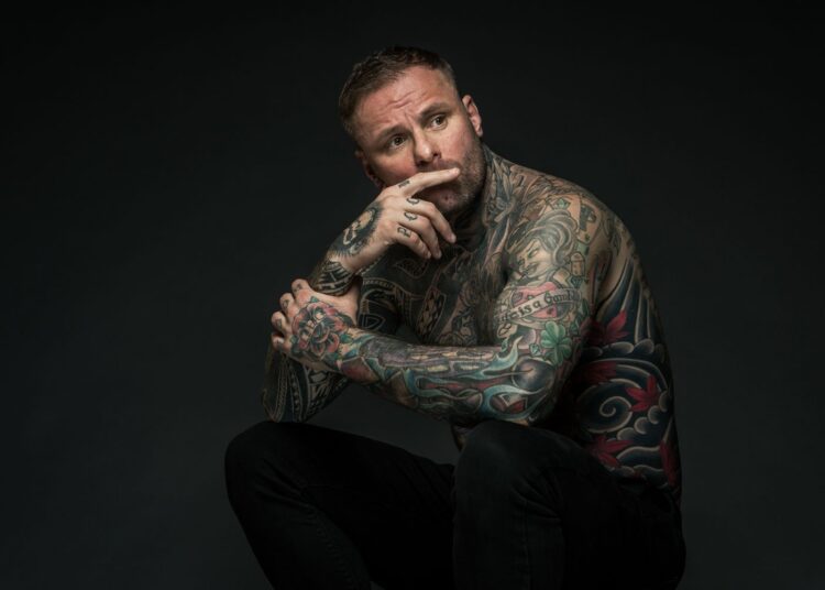 BANDA DE KRIS BARRAS LANÇA VIDEO DA MÚSICA DA FAIXA TÍTULO DO NOVO ÁLBUM 'MONSTERS WE MADE' – Rock 'N' Load