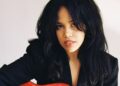 Baby Rose fala sobre novas músicas, em turnê com Olivia Dean