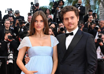 Barbara Palvin e Dylan Sprouse revelam sexo de seu primeiro bebê